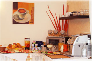 Pension Zell Mosel - Zimmer mit Frühstücksbüfett
